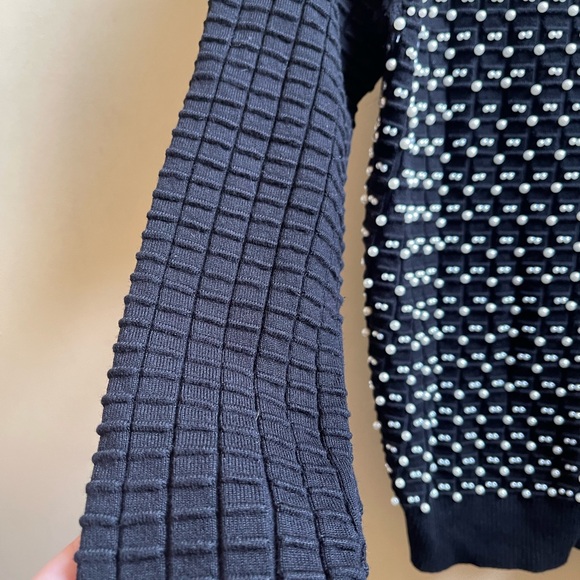 Pretty Pearl Front Cardigan - Picture 4 of 7